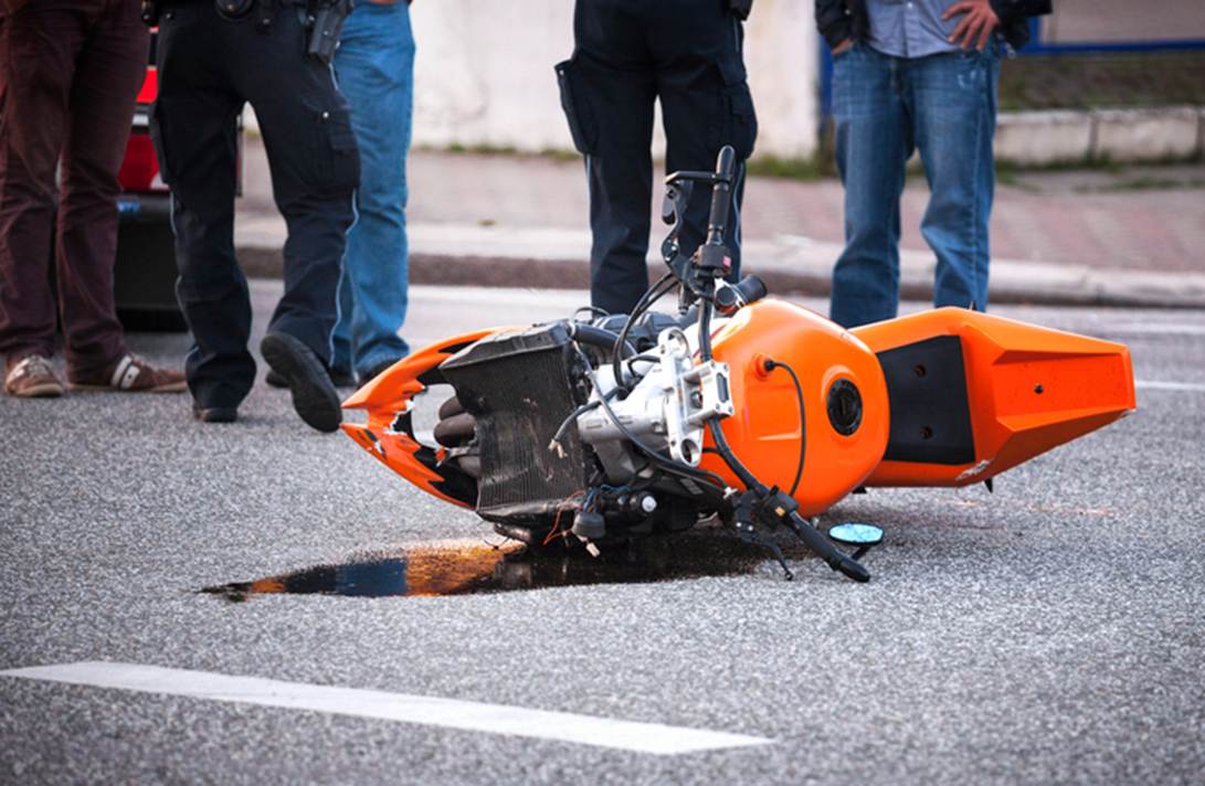 A motorcycle on the road
AI-generated content may be incorrect.